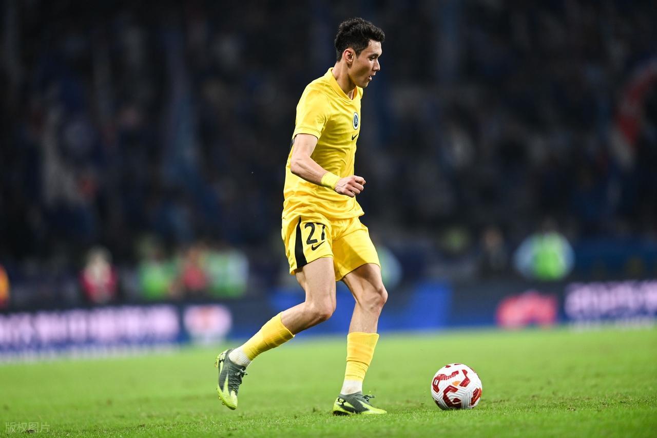 世界杯客户端下载指南-作为前锋不进球，为什么拜合拉木却能够在俱乐部和国家队踢主力？